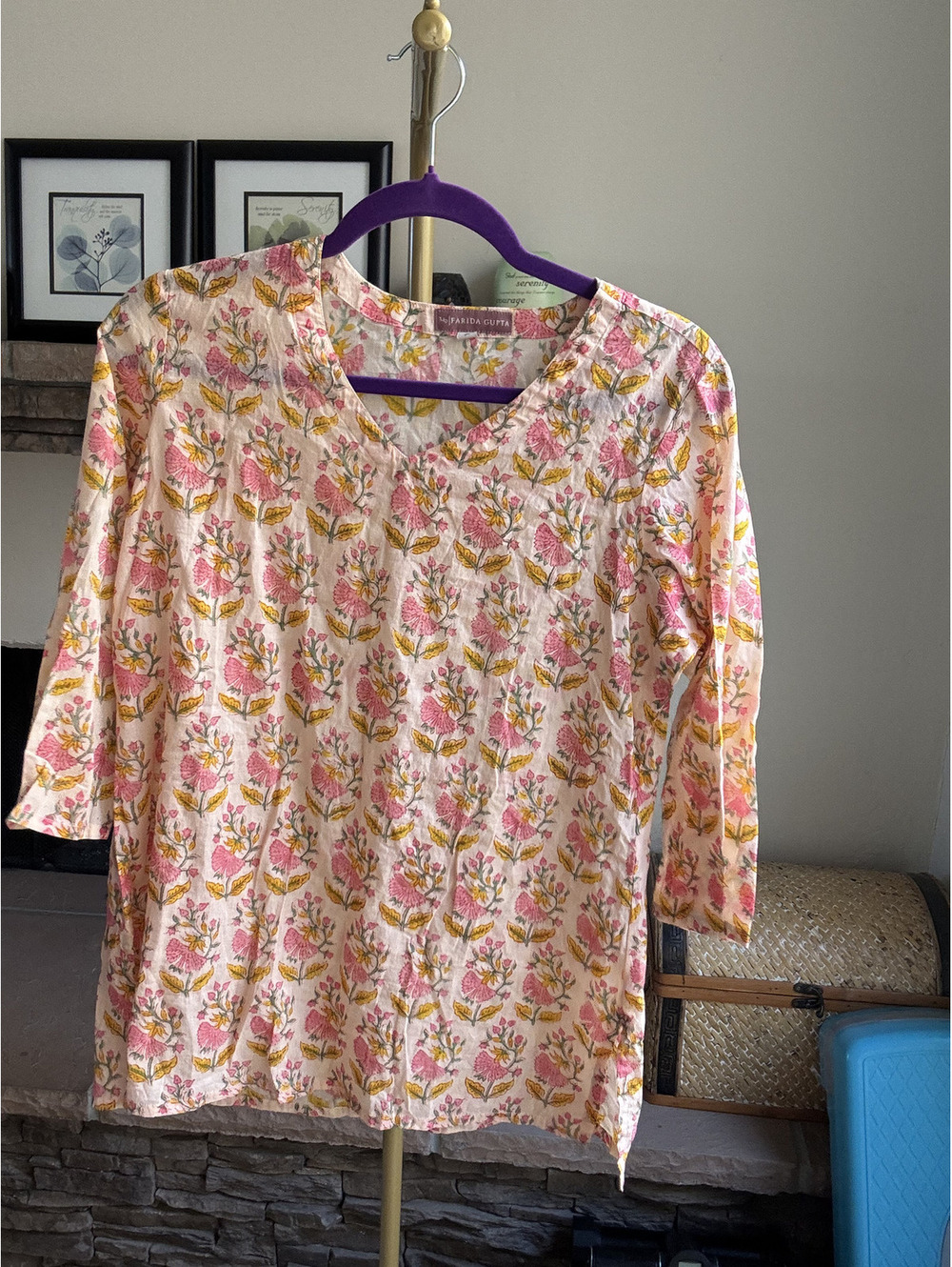 Farida Gupta Pink floral ethnic three-quarter-sleeve top Size Medium
